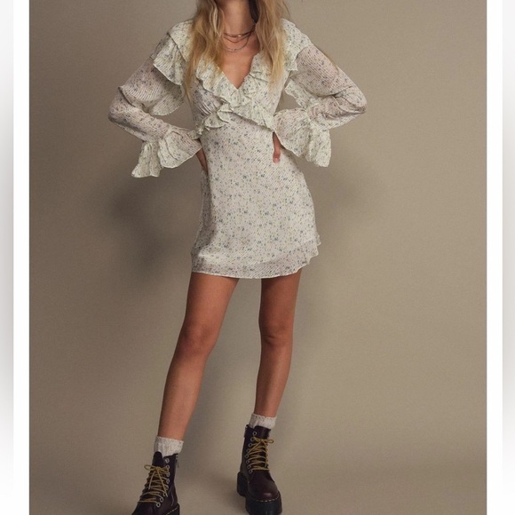 Free People Sweetest Thing Mini Dress sweet floral cream blue ruffle 8 new - Picture 1 of 14